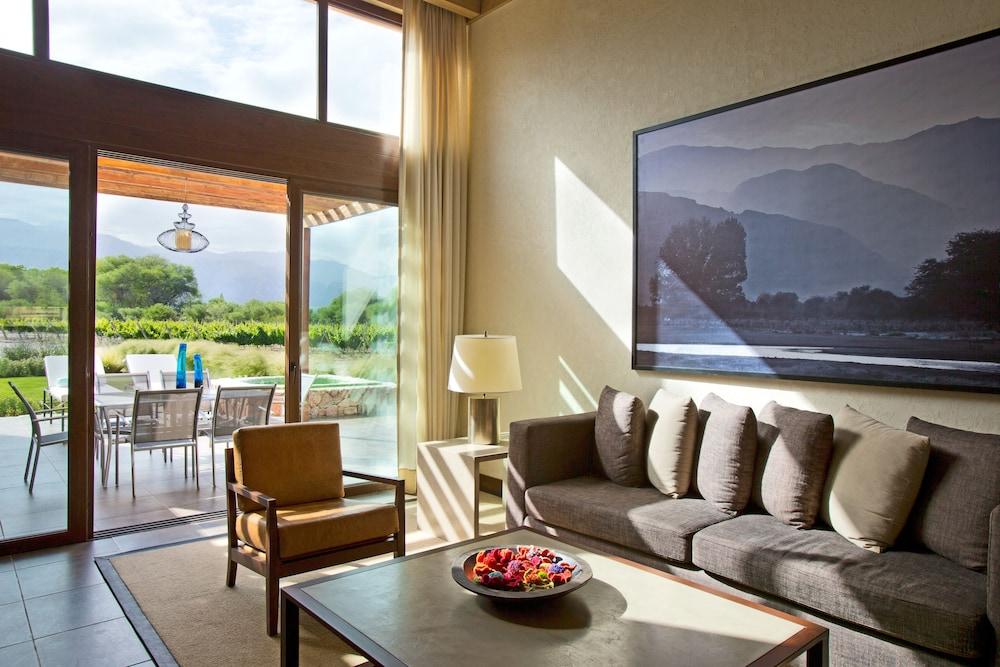 Hotel Grace Cafayate Exteriér fotografie Living room at the Hotel