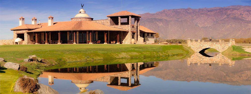 Hotel Grace Cafayate Exteriér fotografie Club de Golf El Comahue